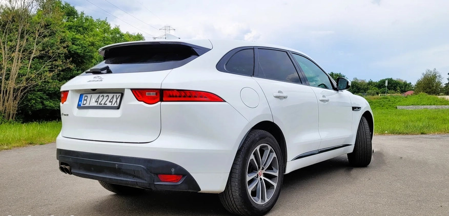 Jaguar F-Pace cena 109347 przebieg: 84700, rok produkcji 2016 z Wrocław małe 211